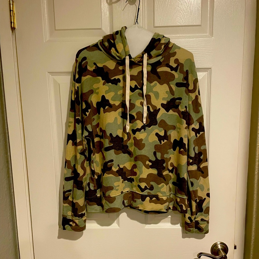 Everleigh Green/gray Camo Hoodie